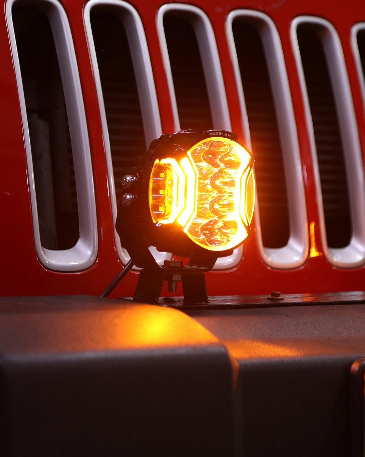 Serie V-ULTRA | Luces de cápsula blancas con tirador lateral LED de 5 pulgadas y 172 W con DRL ámbar