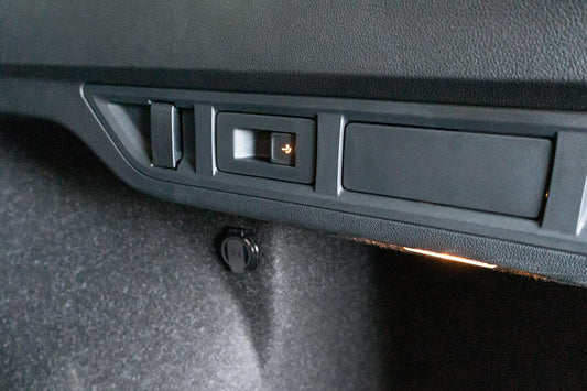 Switch for swiveling trailer hitch (towbar) for Skoda Octavia NX - SPEED LIGHT